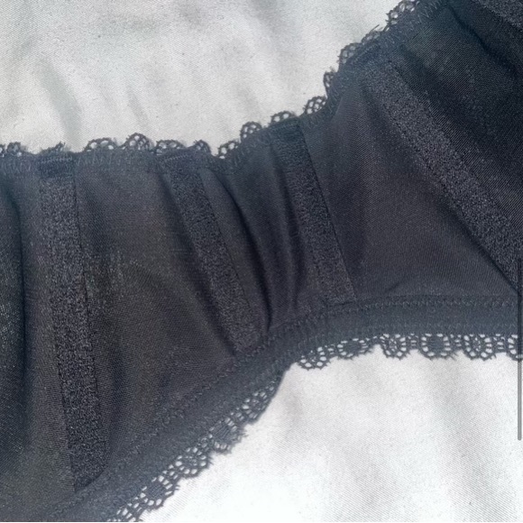 Victoria’s Secret Shelf Bra - Picture 3 of 7